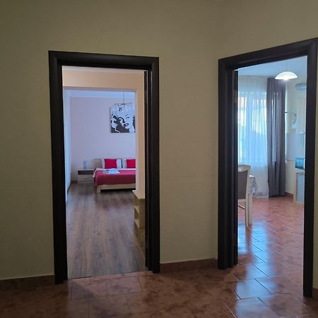 Apartments Domovik Мостова 5 Кв 37 Mukatjevo Eksteriør billede