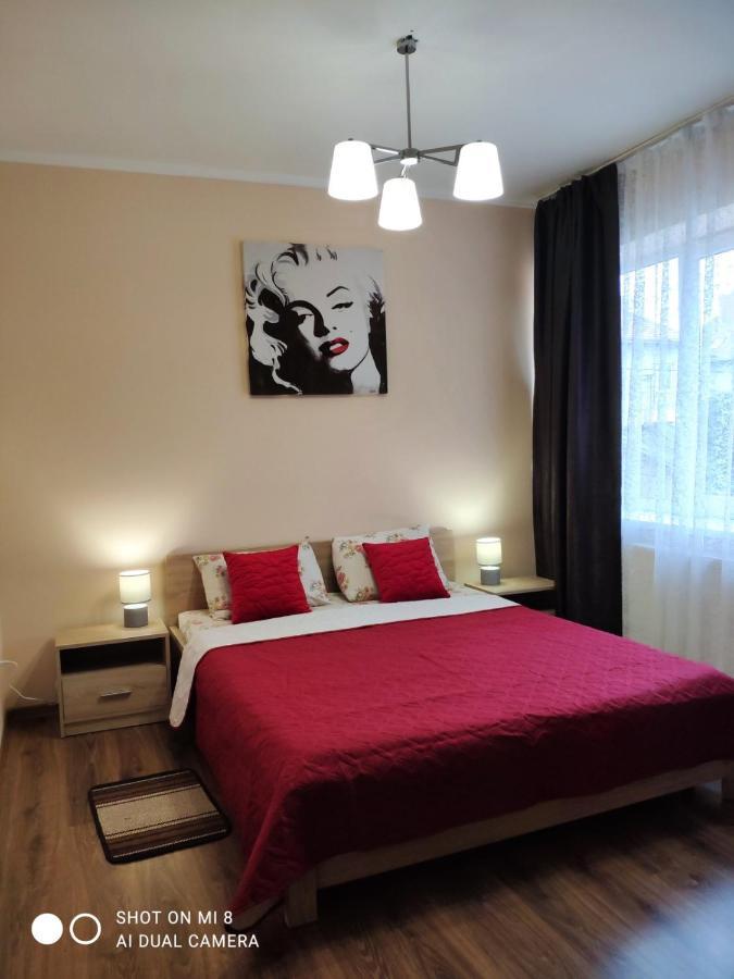 Apartments Domovik Мостова 5 Кв 37 Mukatjevo Eksteriør billede