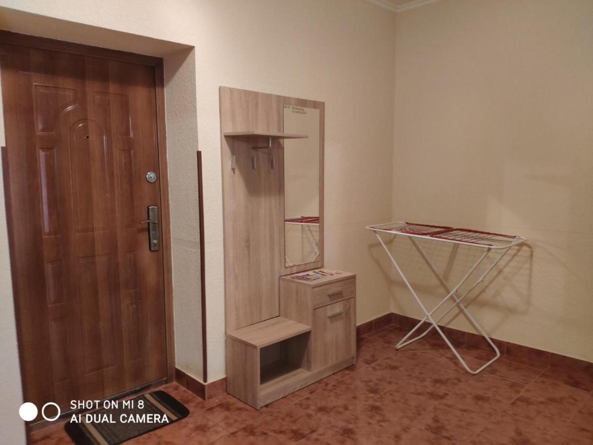 Apartments Domovik Мостова 5 Кв 37 Mukatjevo Eksteriør billede