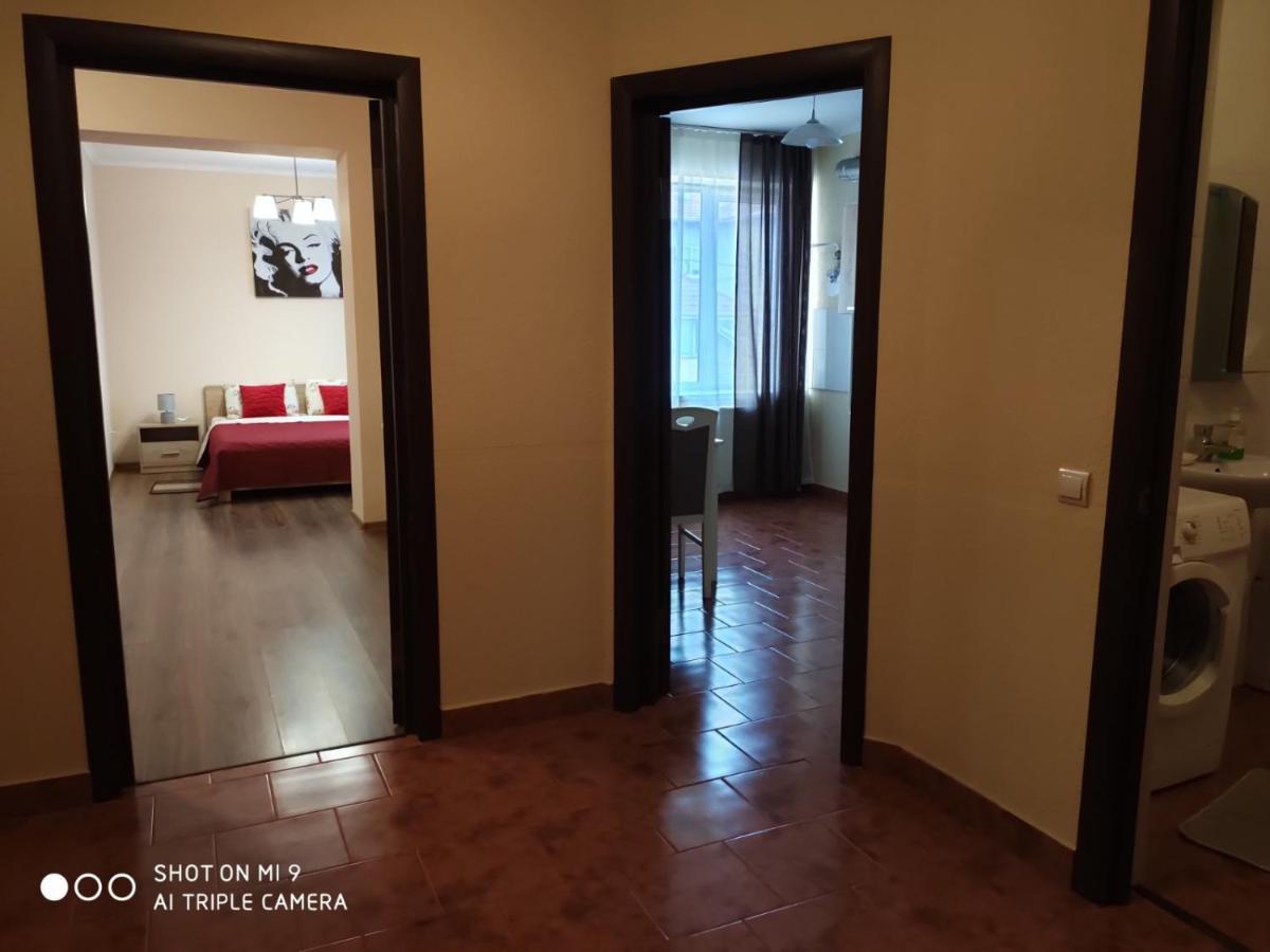 Apartments Domovik Мостова 5 Кв 37 Mukatjevo Eksteriør billede